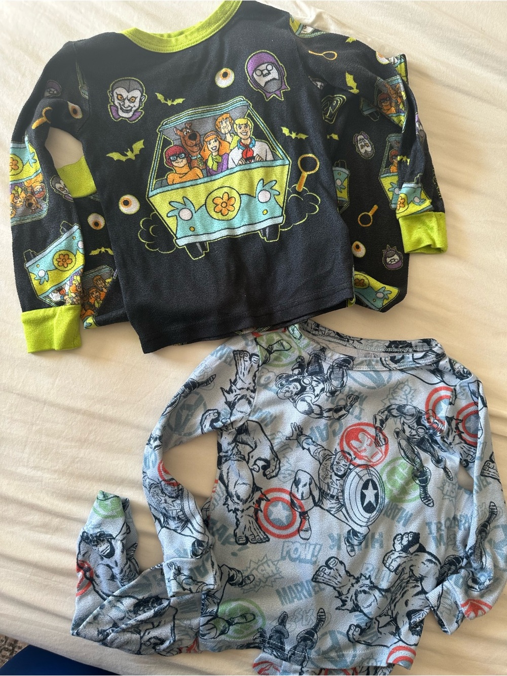Set of 2 4/5 Scooby-Doo & Avengers Long Sleeve Pajama Set